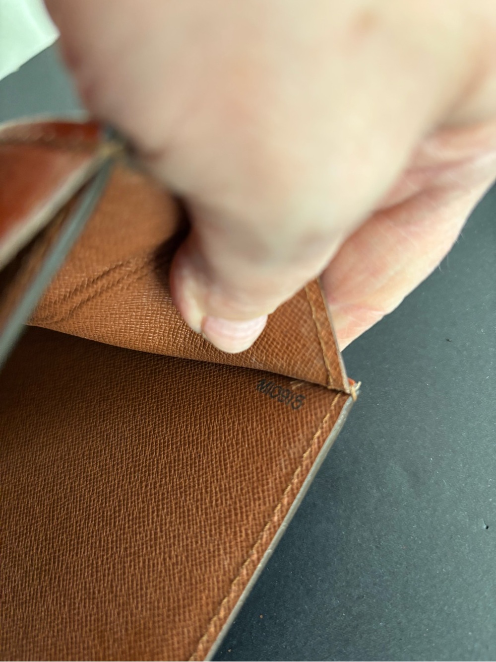 Louis Vuitton Epi Porte / briefcase - Picture 14 of 16